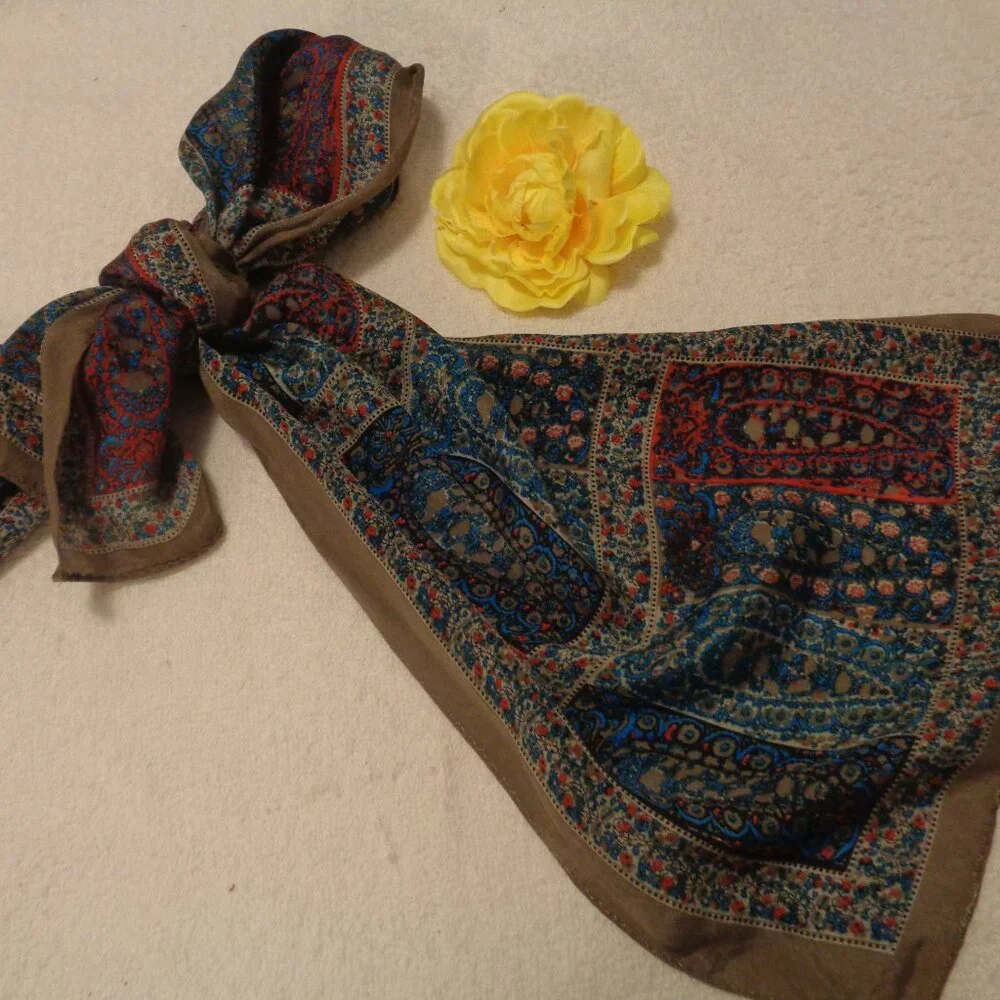 VINTAGE SILK MUTED COLORS WINDOW PANES SCARF